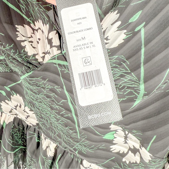 BCBGMaxAzria Green and White Peplum Pleated Blouse - Picture 5 of 6